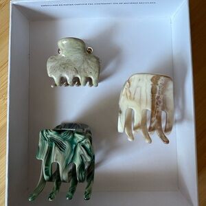 2x Machete mini claw clips (bottom and right)